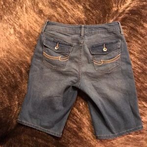 Women’s St John’s Bay Denim Bermuda Shorts size 6P
